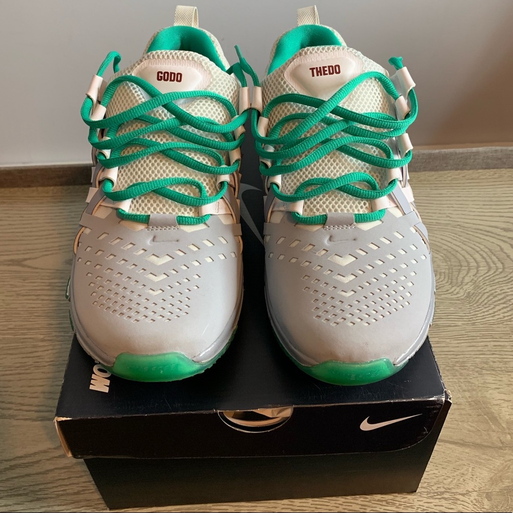 Nike ID free run finger traps